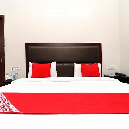 OYO 14832 Hotel Rooftop Panchkula Buitenkant foto