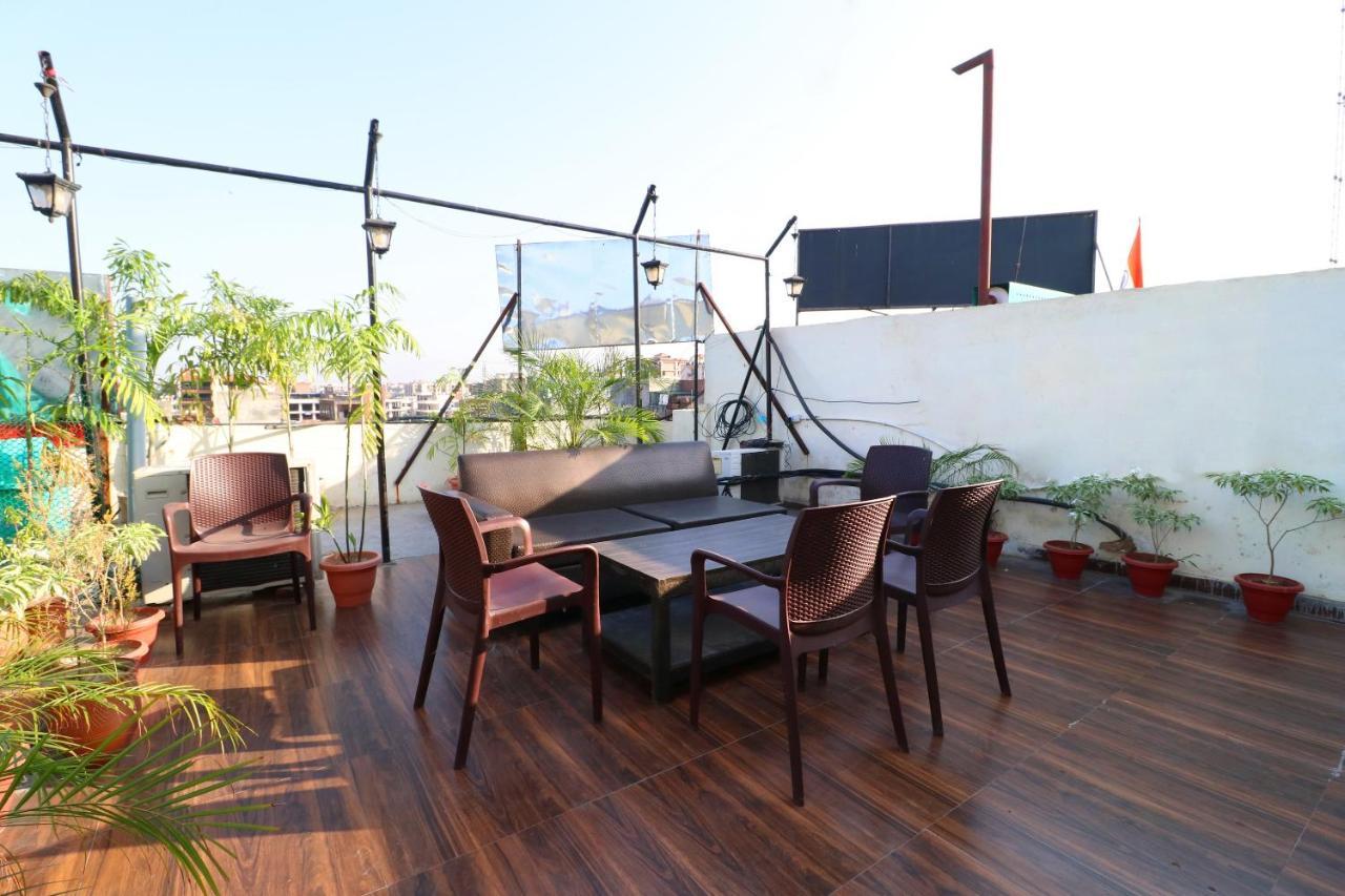 OYO 14832 Hotel Rooftop Panchkula Buitenkant foto