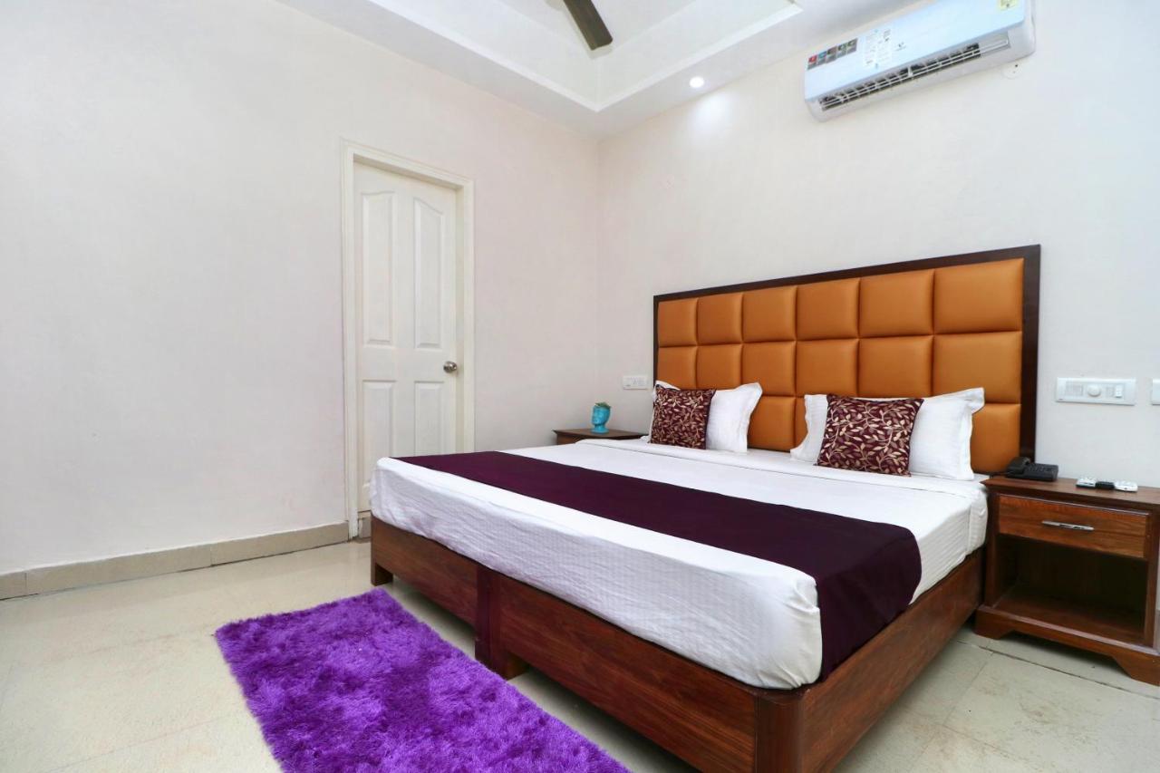 OYO 14832 Hotel Rooftop Panchkula Buitenkant foto