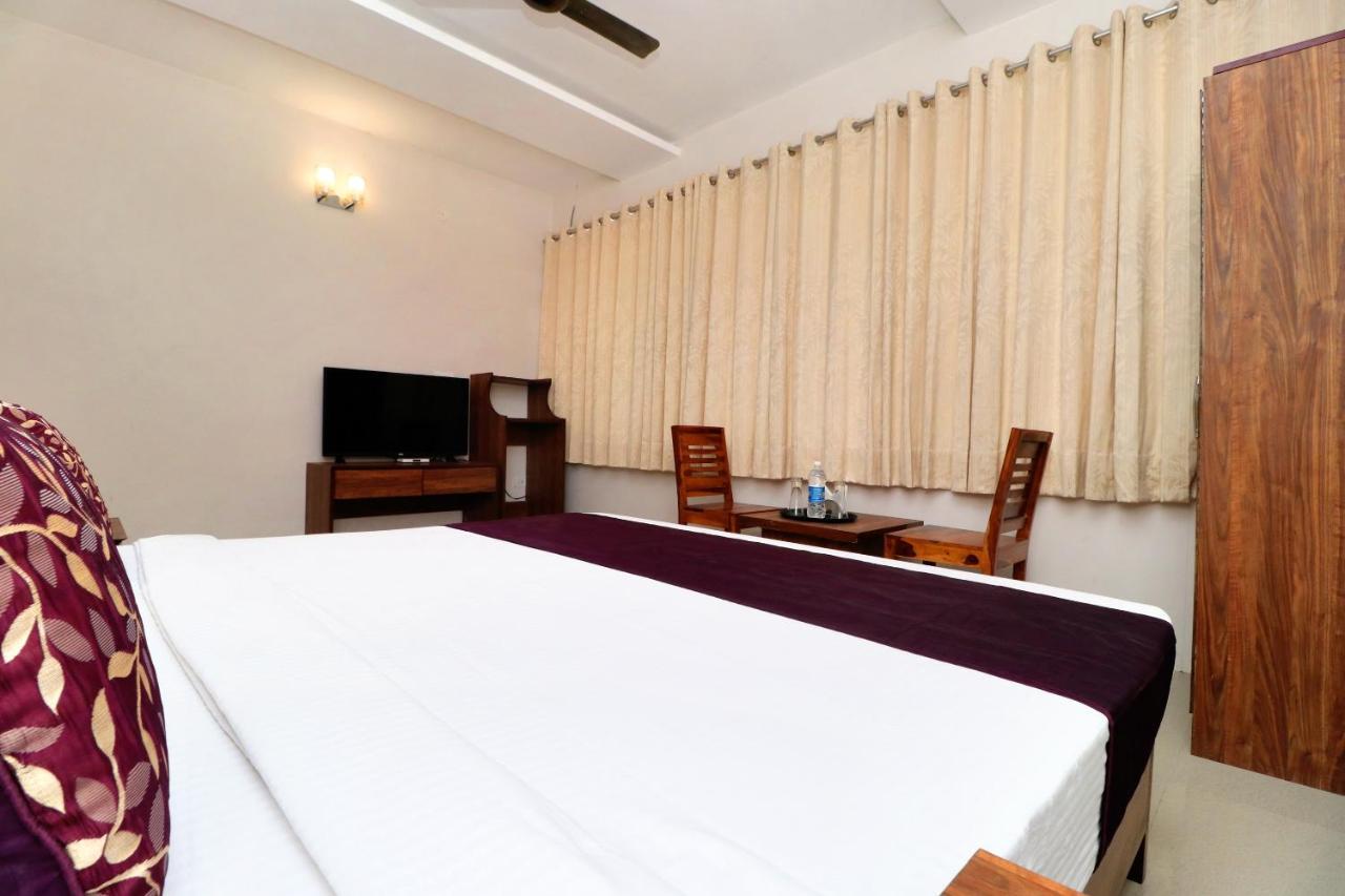 OYO 14832 Hotel Rooftop Panchkula Buitenkant foto